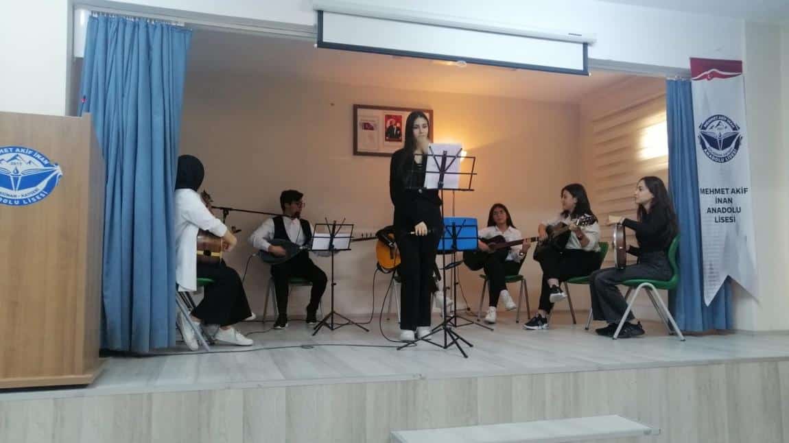 Okulumuz Müzik Kulübü Öğrencilerinden Konser 